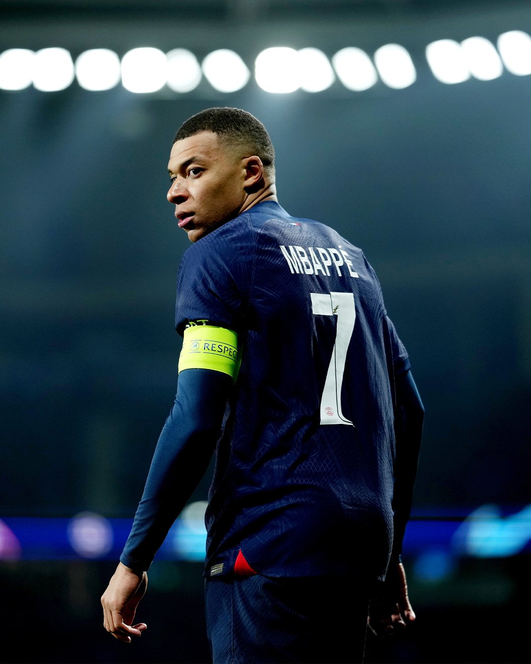 AYX- 姆巴佩战胜梅西 