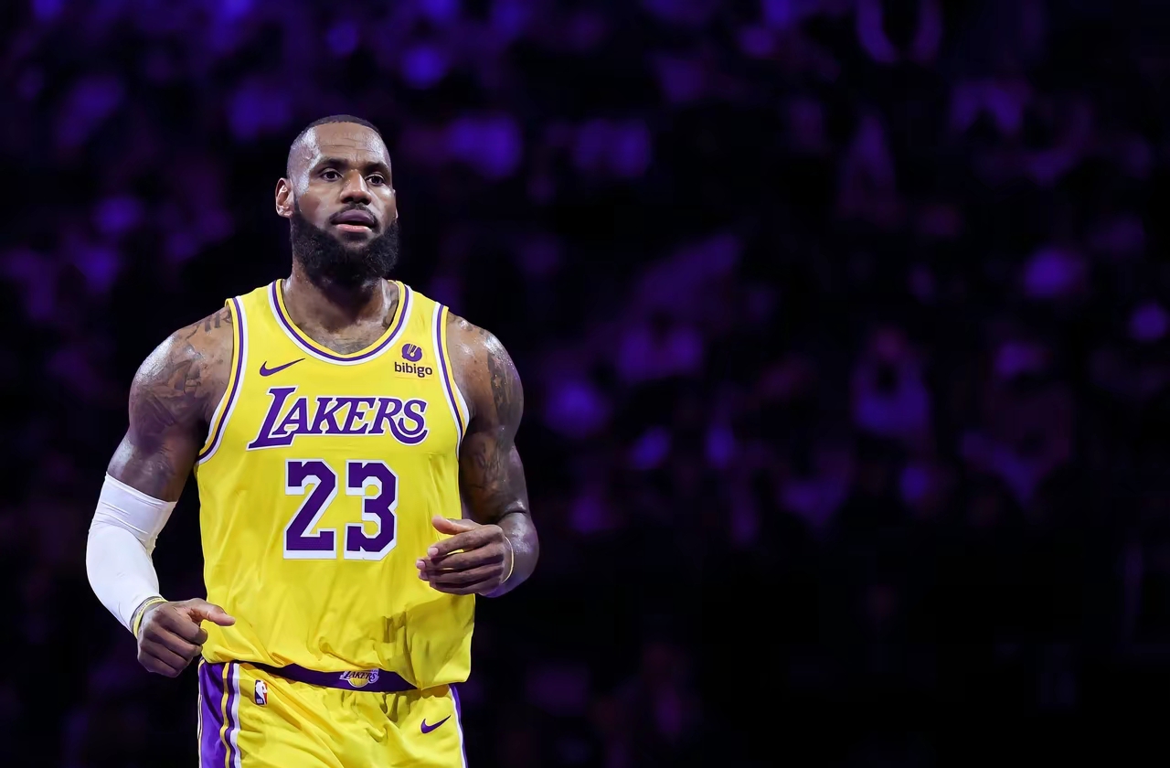 詹姆斯新星比分优势明显表现惊艳,勇士未来可期!的简单介绍 詹姆斯新星比分优势明显表现惊艳,勇士未来可期!的简单介绍