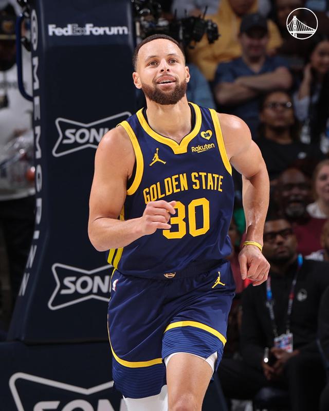 爱游戏-关于莱万多夫斯基新星爆冷表现惊艳，勇士未来可期！的信息