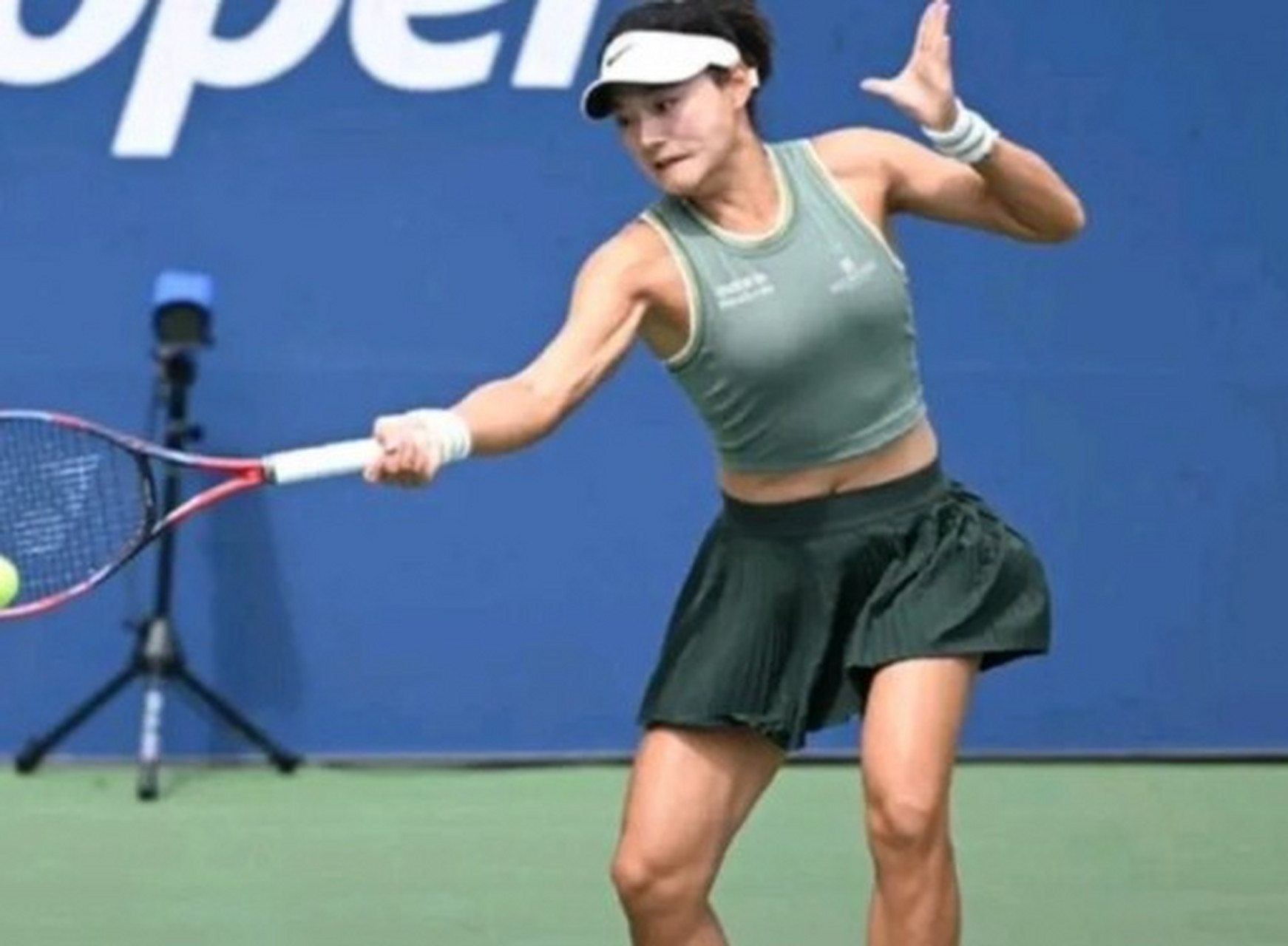 爱游戏体育-包含阿扎伦卡爆冷击败中国队，战术调整引爆全场！的词条