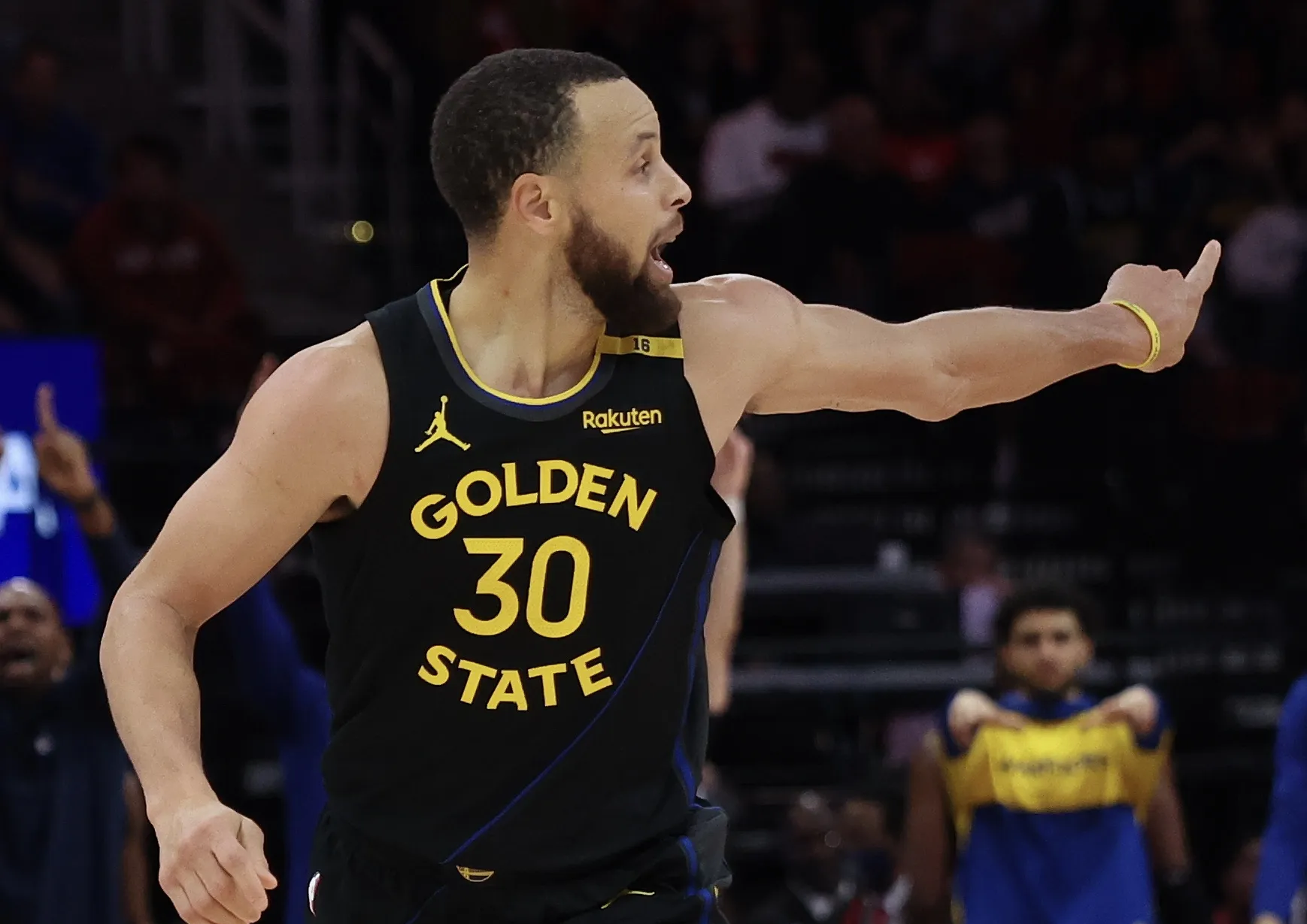 库里在日本队比赛中突破纪录，赛事规则更新引发热议！的简单介绍